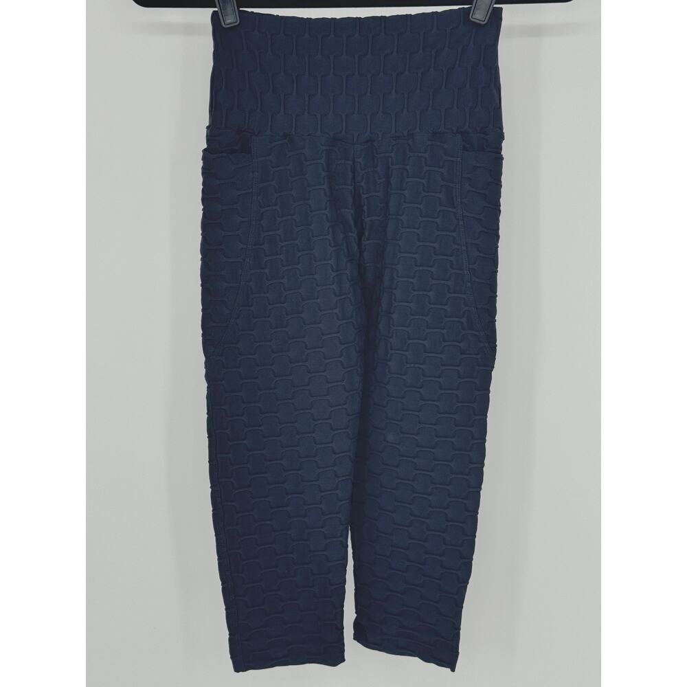 First Step Gym Clothes Women Corsario Scrunch Capri Leggings Size L NWT